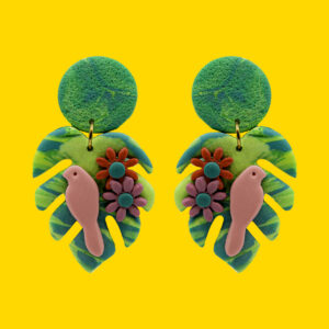 montsera con pajaro rosa